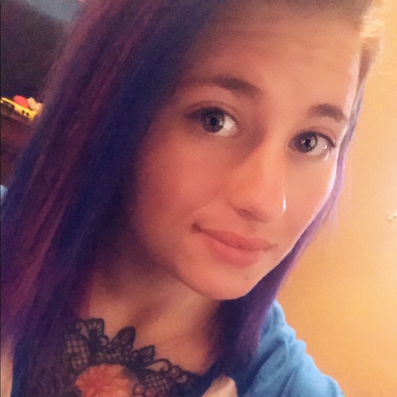 Meet your Posher, Katie - Picture 3 of 3